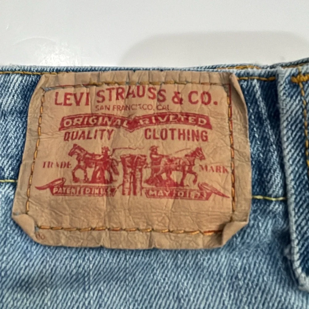 Levi’s 525 Boot Cut Light Washed Denim Jeans - Picture 3 of 6